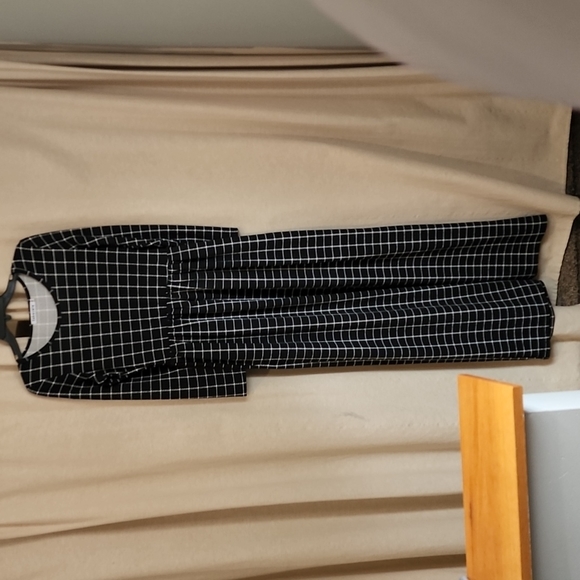 Dresses & Skirts - Long sleeve maxi